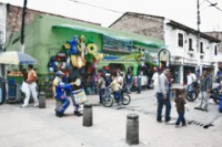 EN PLENO CENTRO DE SOACHA LOS VENDEDORES DE LA CALLE 13 CONTINÚAN INSISTIENDOLE A LA ADMINISTRACION LES PERMITA TRABAJAR EN ESTA VIA PEATONAL